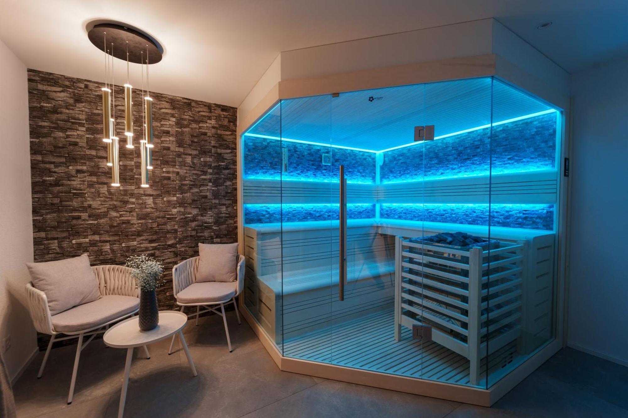 Privat-Spa Mit Whirlpool Und Sauna Fuer 5 Personen! Winterthur Exterior photo